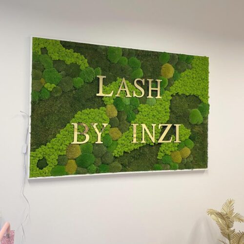 2024_04_19_19_32_IMG_2623.jpg Machový obraz – LOGO Lash by Inzi
