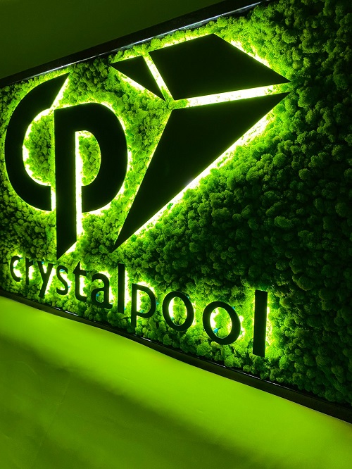 Machový obraz – LOGO Crystalpool LED